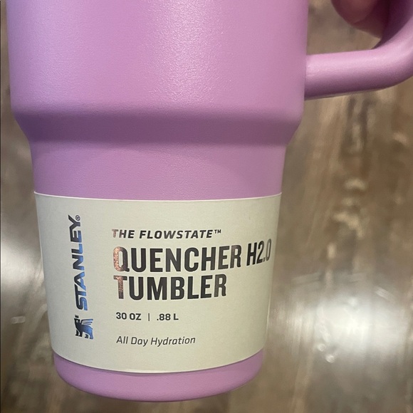 Stanley Lilac 30 oz Quencher H2.0 Tumbler with Handle - Picture 3 of 6